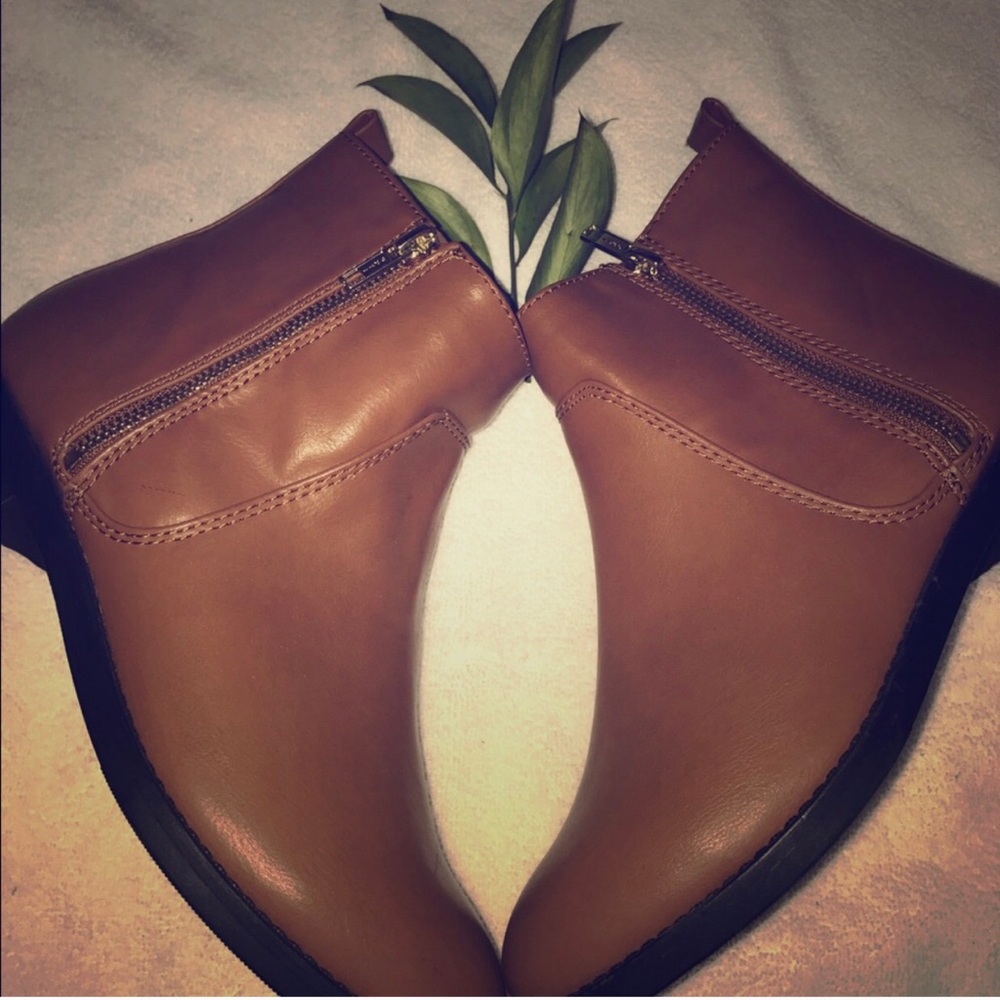 Short boots
